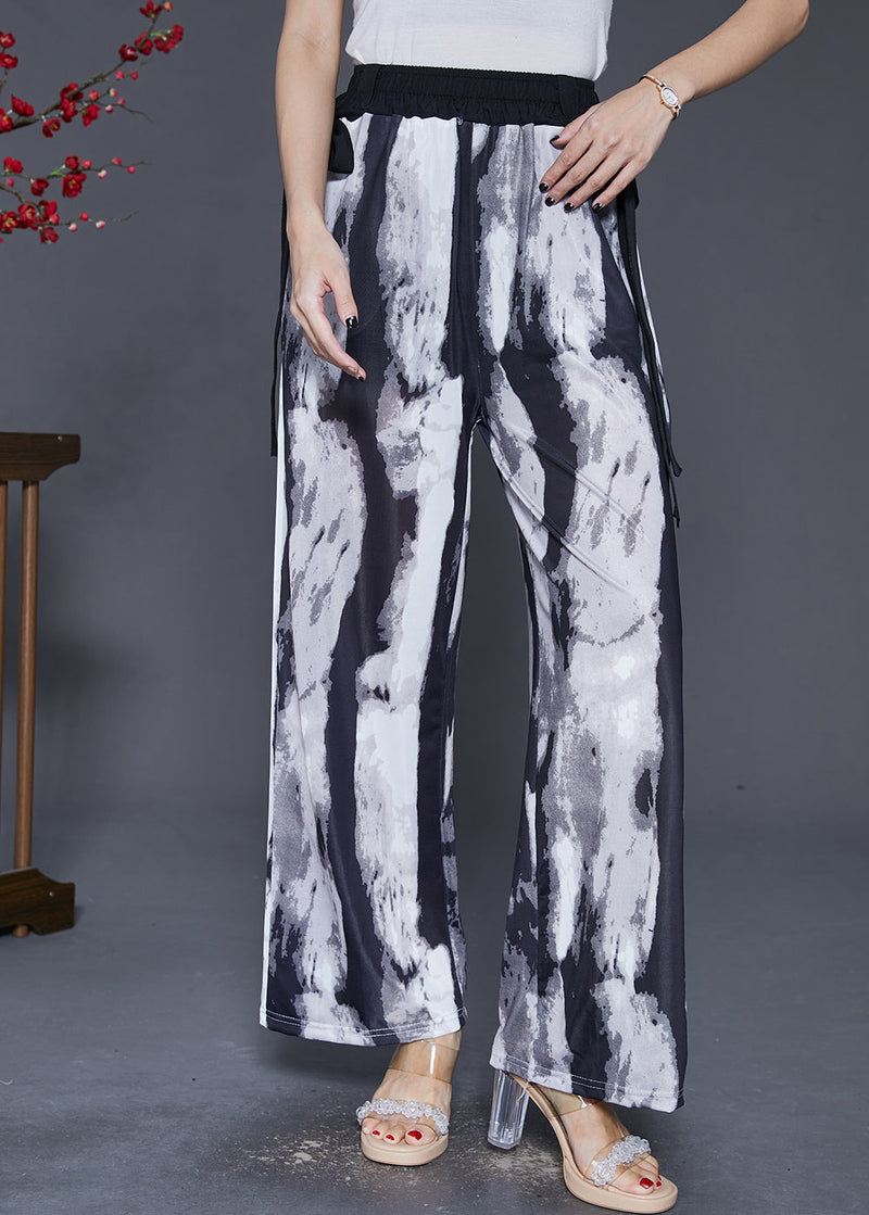 Elegantly Styled Trousers for Everyday Wear