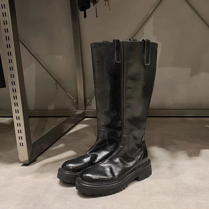 Beautifully Finished Boots in a Timeless Design