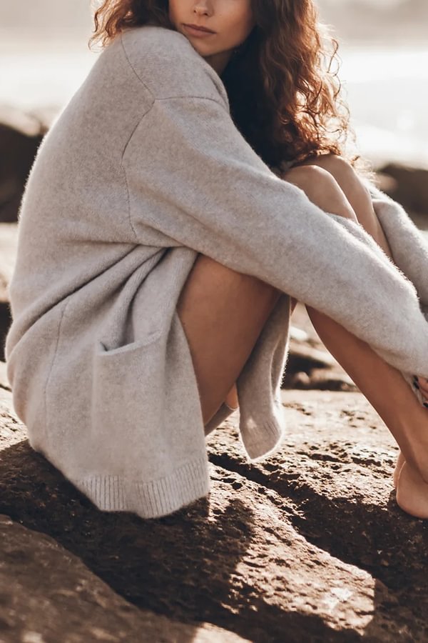 Well Tailored Cardigan with a Graceful Silhouette