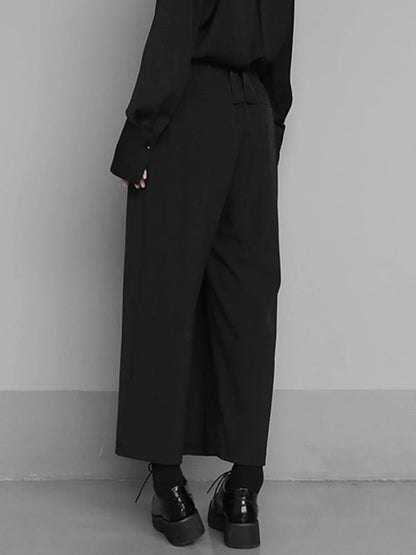 Sophisticated Trousers with a Clean Classic Look