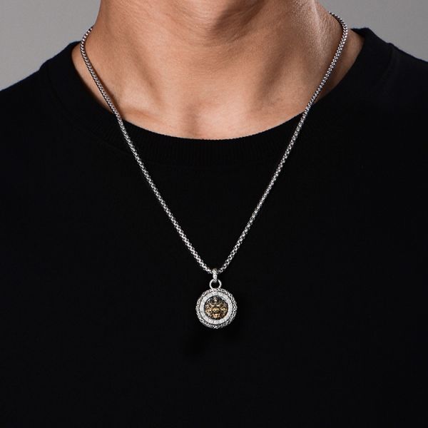 Beautifully Finished Garment in a Timeless Design