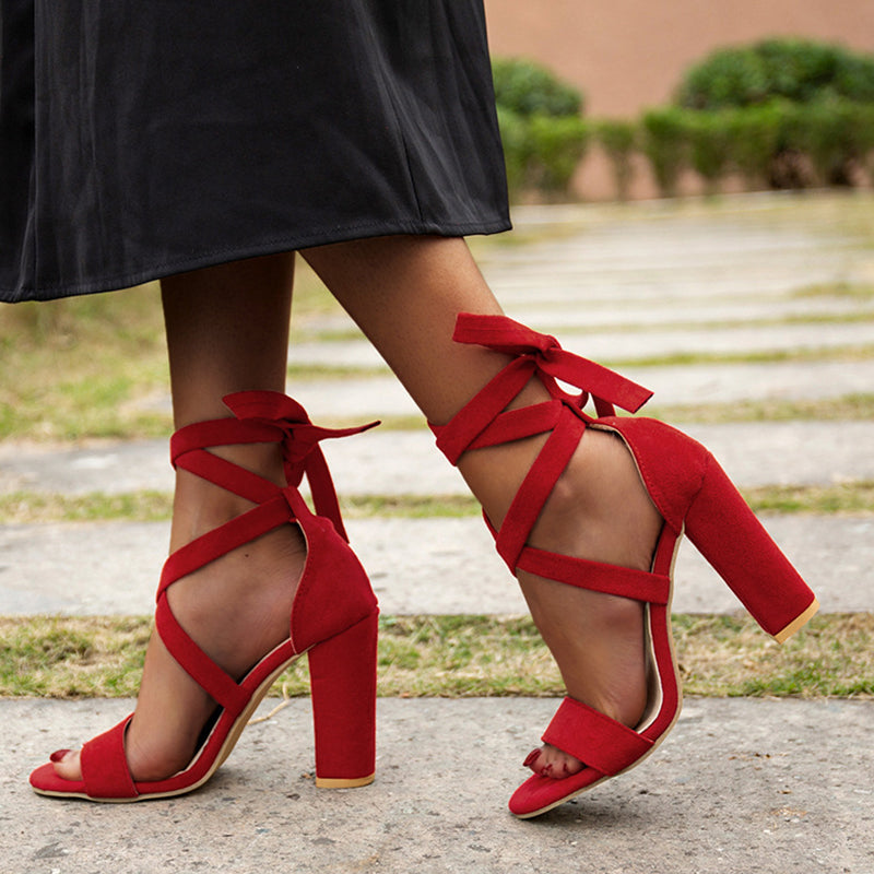 Effortlessly Elegant Shoes with a Timeless Design