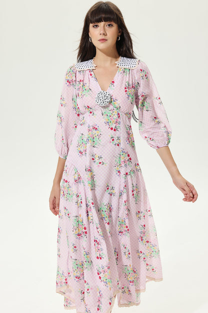 Classic Vintage Dress with a Flattering Fit