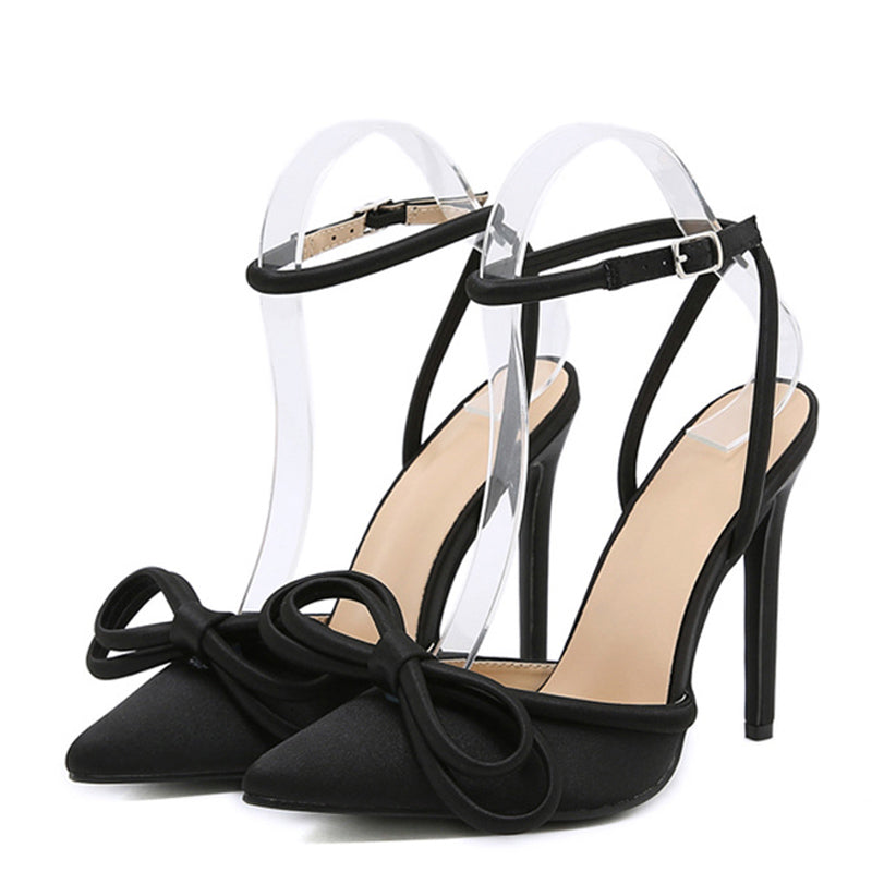Effortlessly Elegant Heels with a Timeless Design