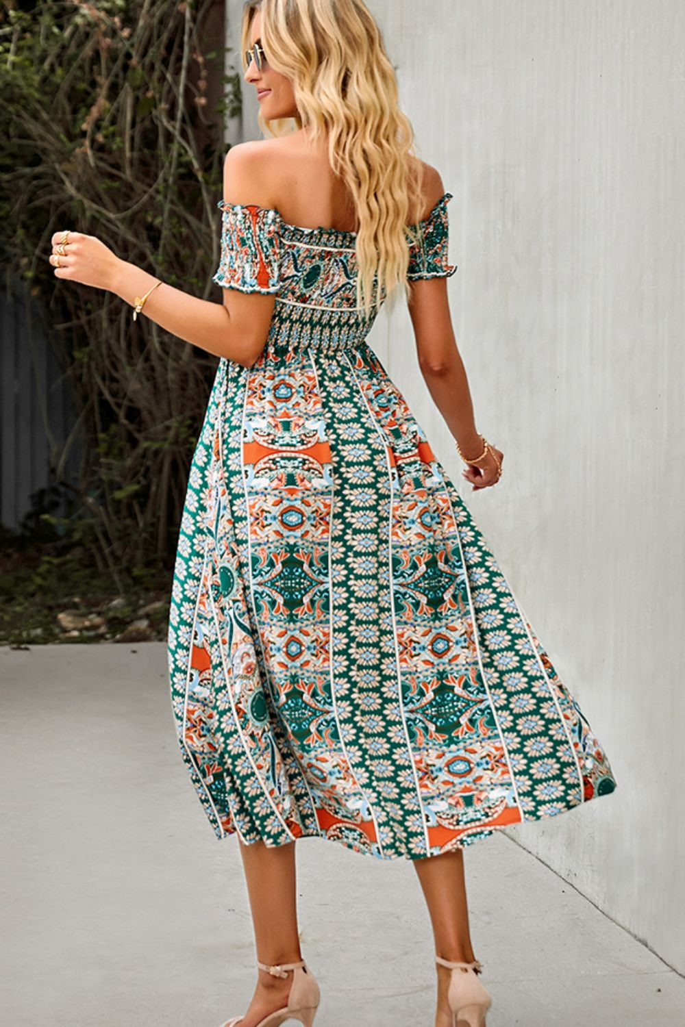 Classic Vintage Dress with a Flattering Fit