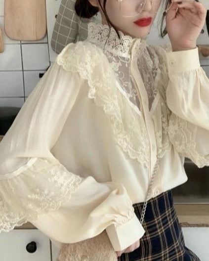 Effortlessly Elegant Blouse with a Timeless Design