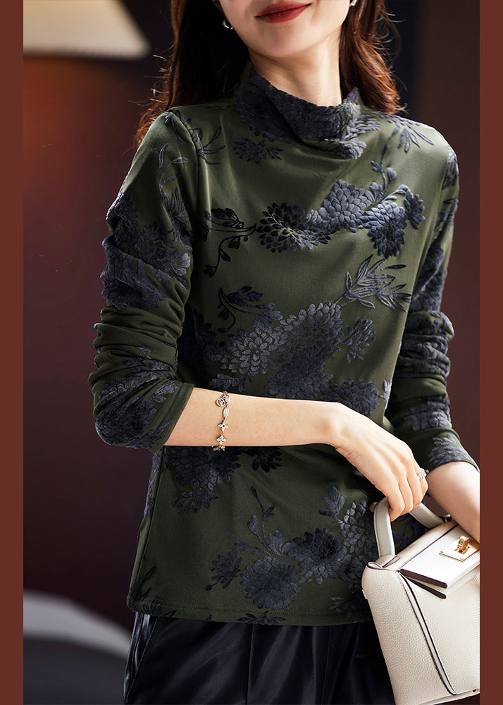 Well Tailored Top with a Graceful Silhouette