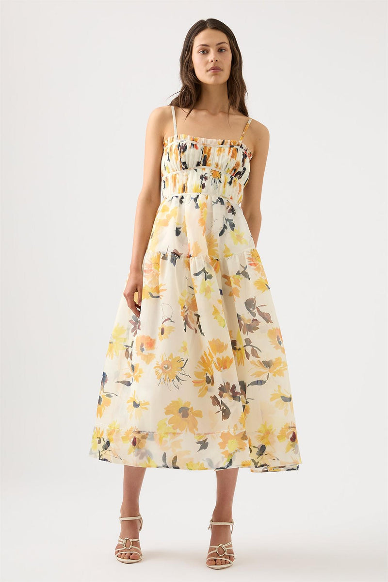 Effortlessly Elegant Dress with a Timeless Design