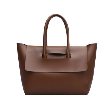 Well Tailored Bag with a Graceful Silhouette