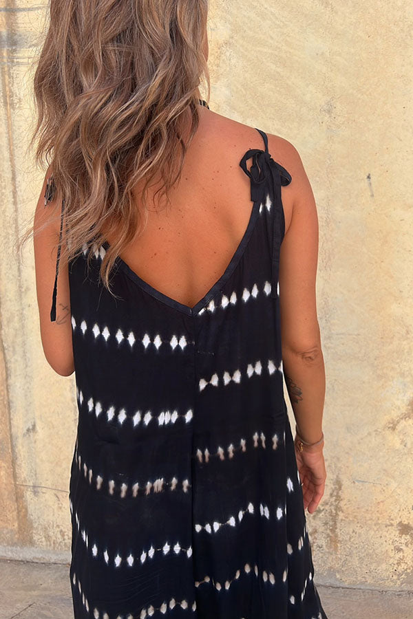 Well Tailored Garment with a Graceful Silhouette