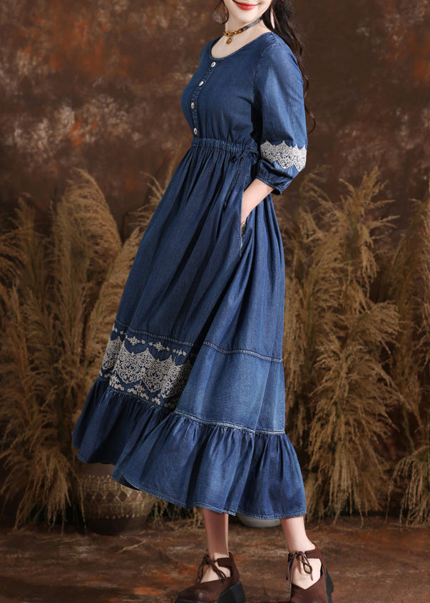 Classic Vintage Dress with a Flattering Fit