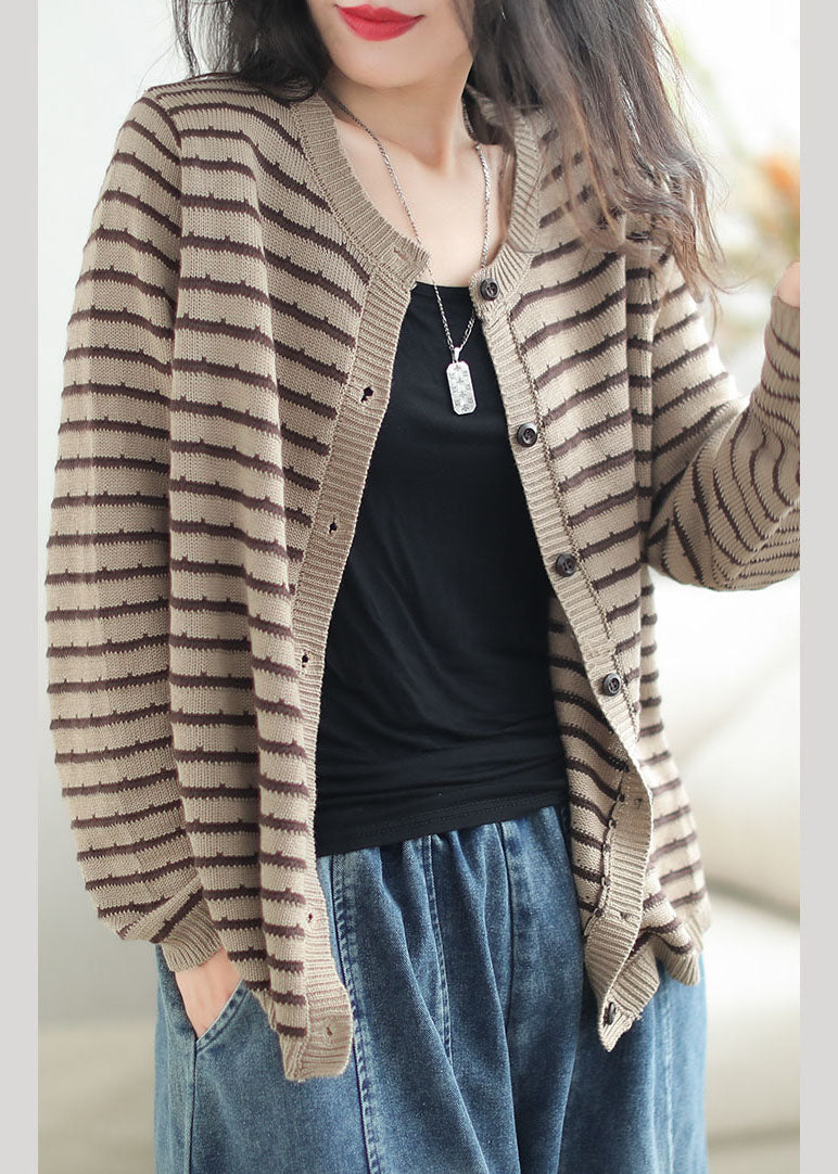 Effortlessly Elegant Sweater with a Timeless Design