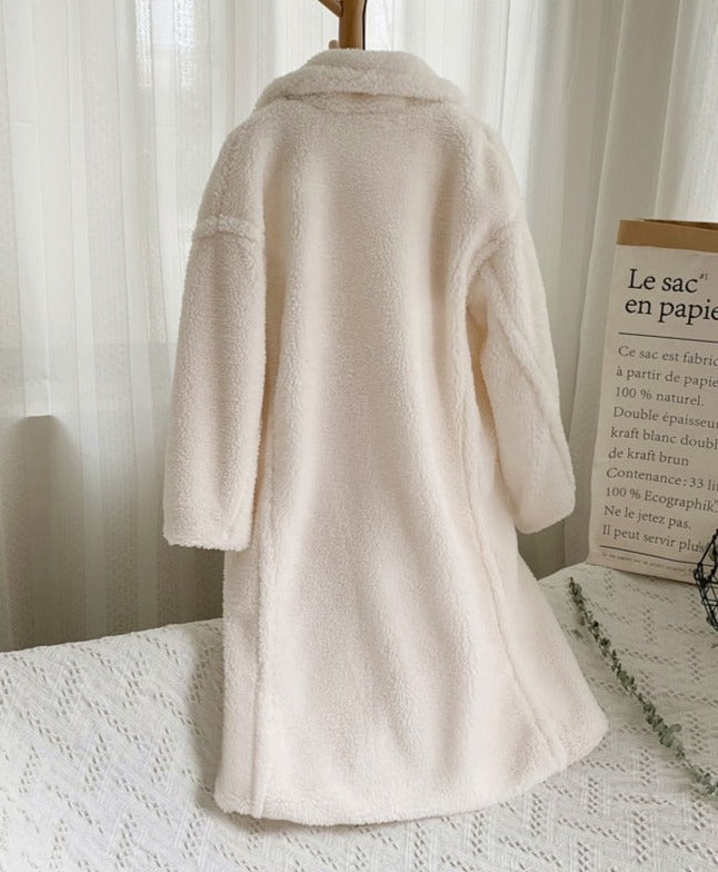 Elegantly Styled Coat for Everyday Wear