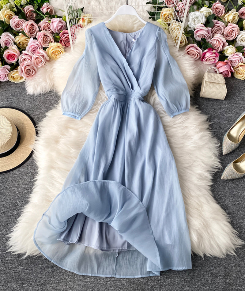 Effortlessly Elegant Dress with a Timeless Design