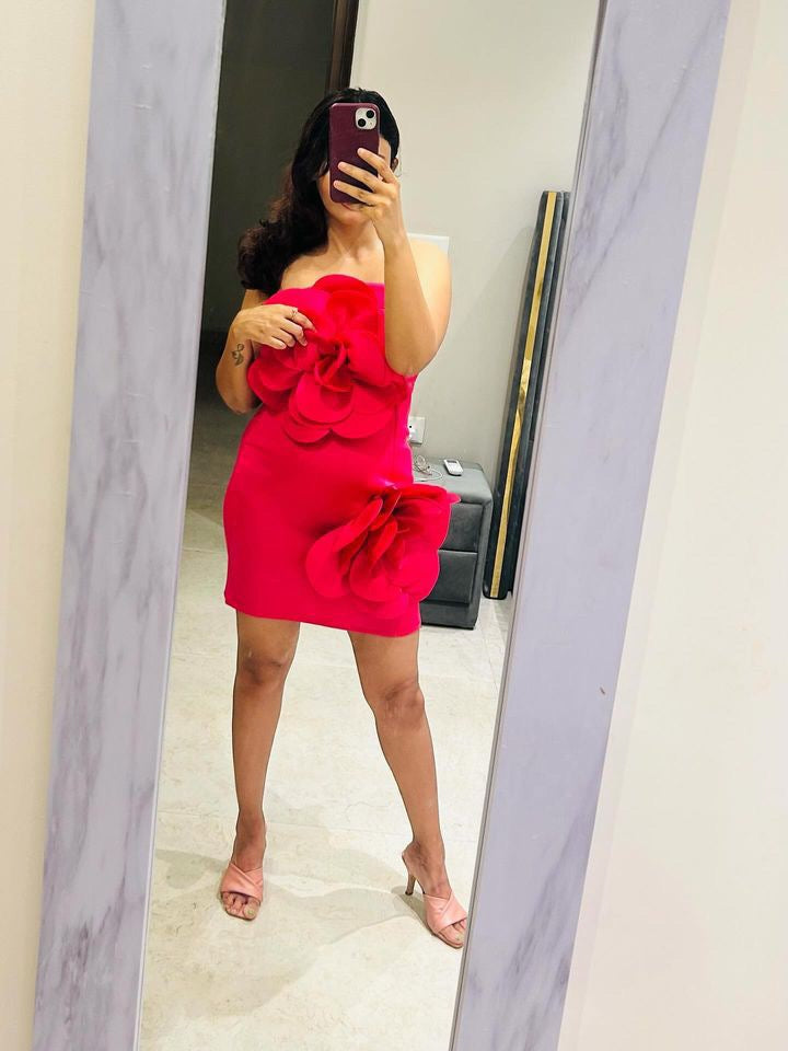 Beautifully Crafted Dress in a Classic Style