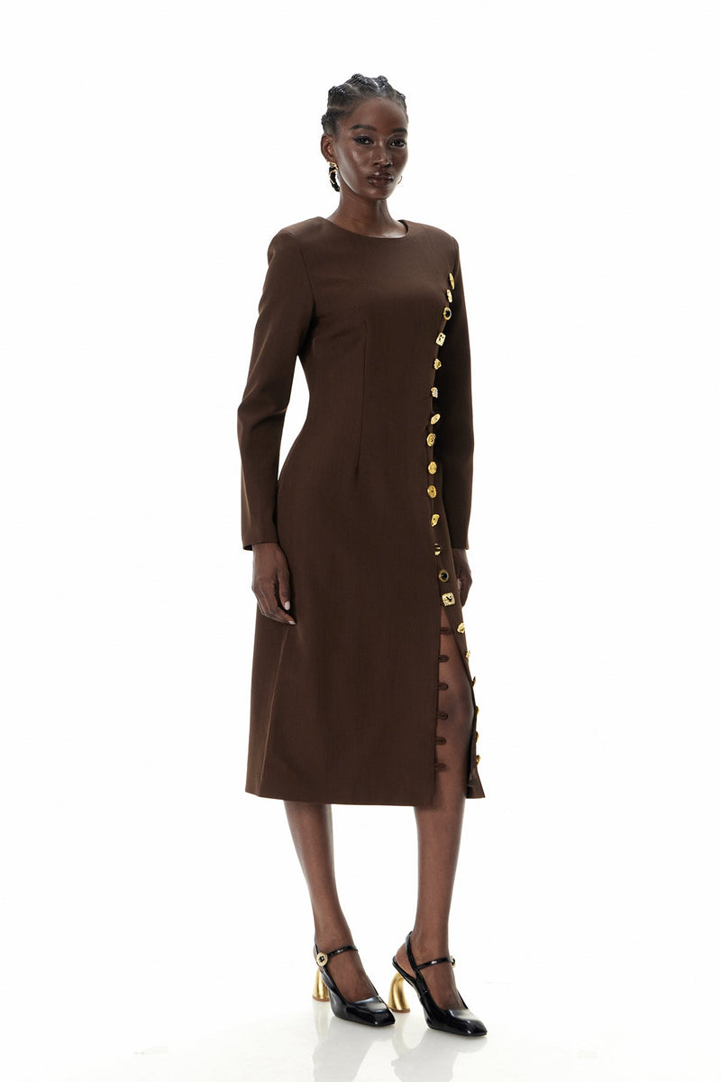 Well Tailored Dress with a Graceful Silhouette