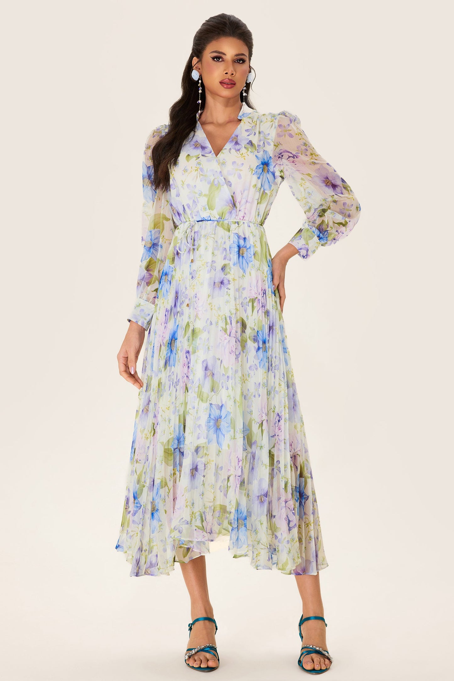 Well Tailored Dress with a Graceful Silhouette