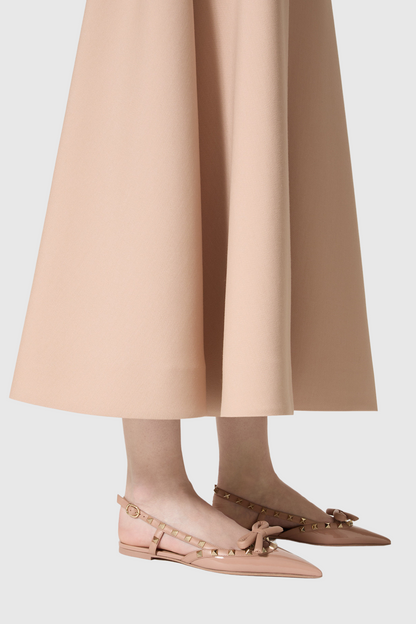 Effortlessly Elegant Garment with a Timeless Design