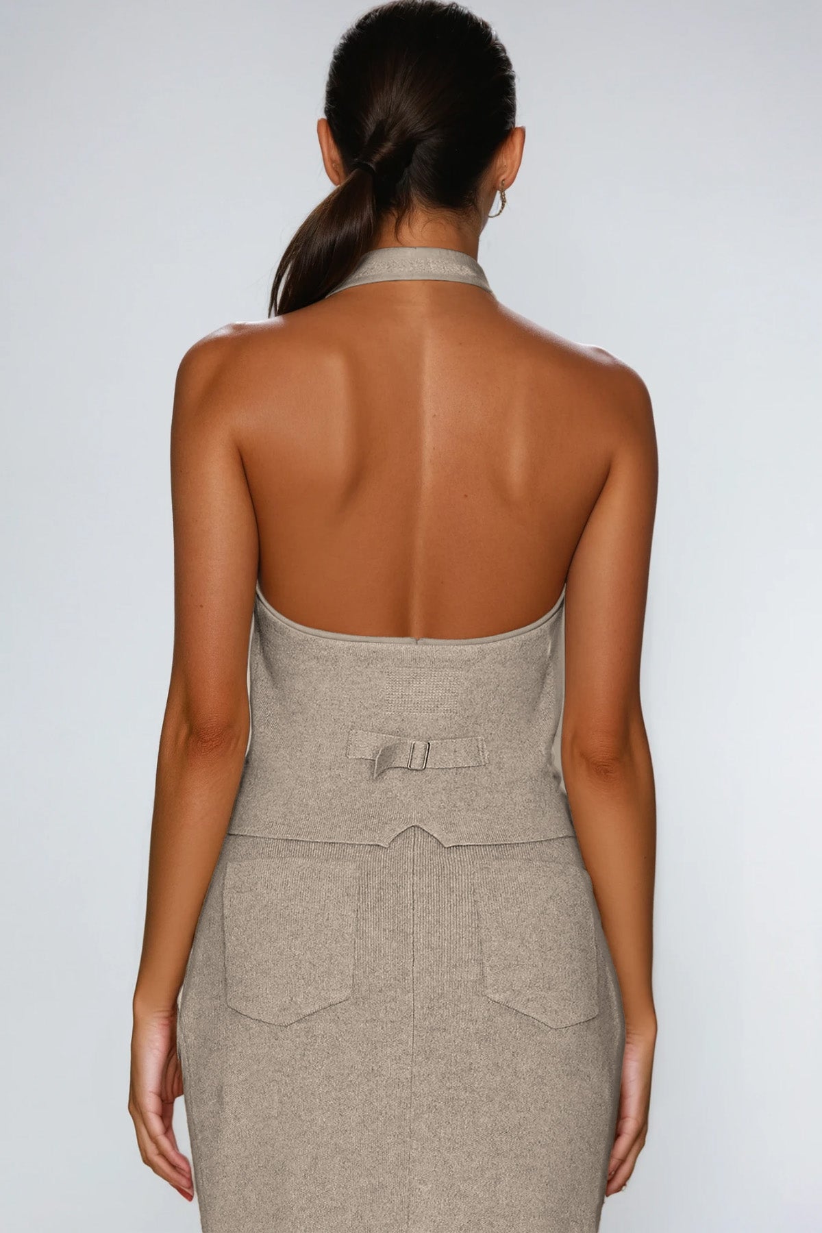 Well Tailored Pants with a Graceful Silhouette