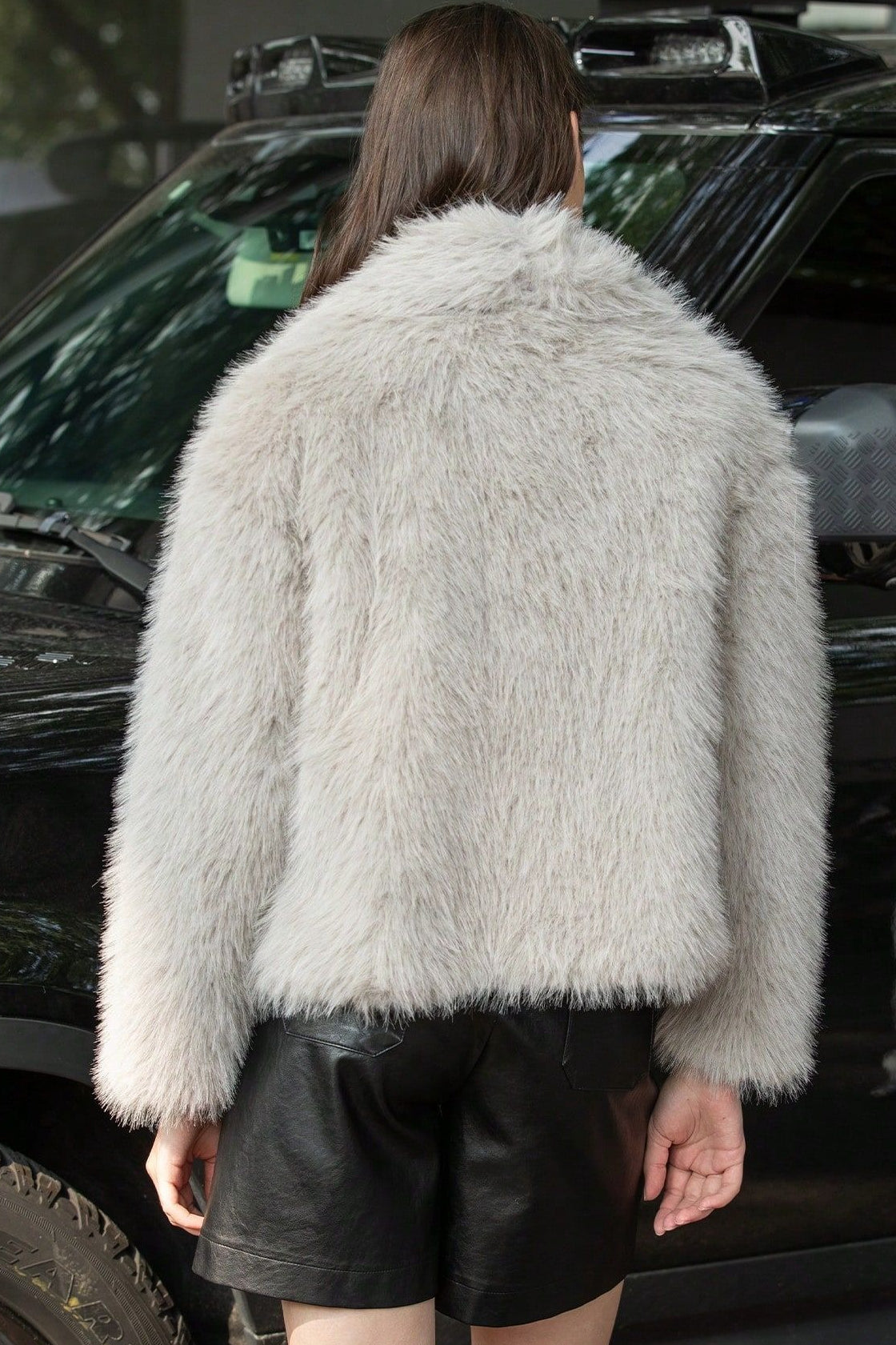 Well Tailored Coat with a Graceful Silhouette