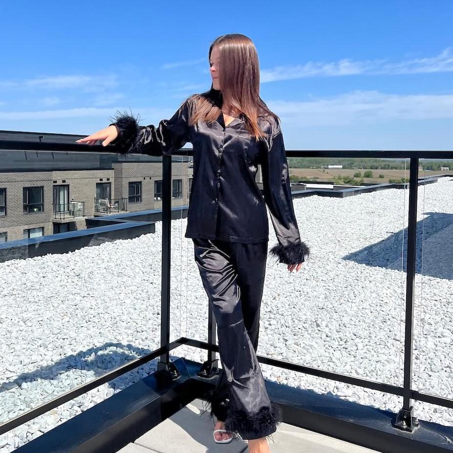 Well Tailored Garment with a Graceful Silhouette