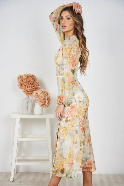 Beautifully Crafted Dress in a Classic Style