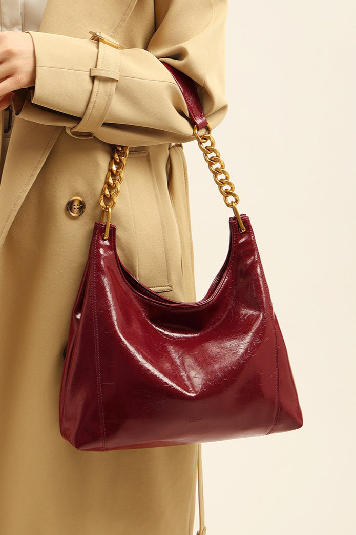 Sophisticated Bag with a Clean Classic Look