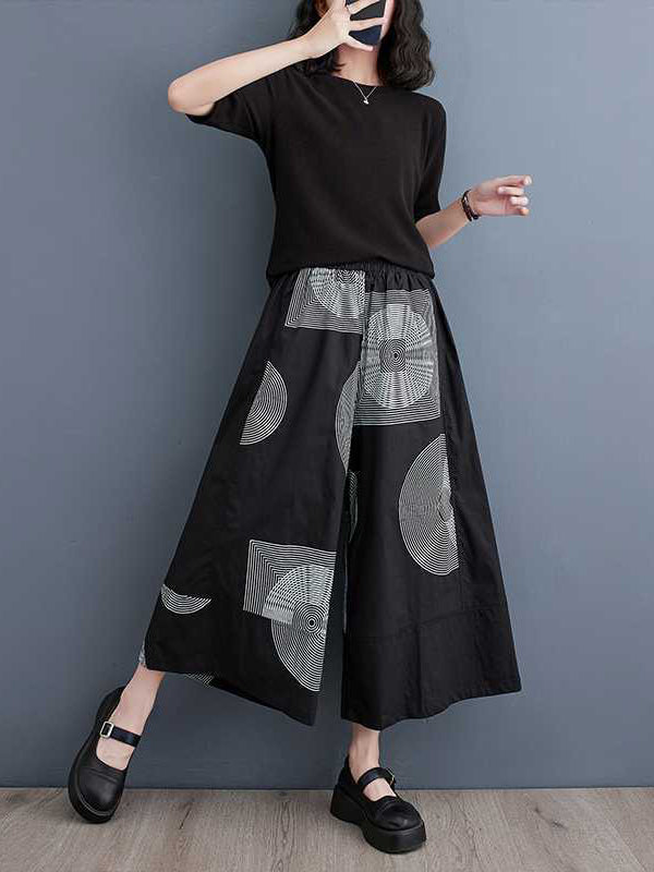 A Vintage Style Trousers with Delicate Timeless Details