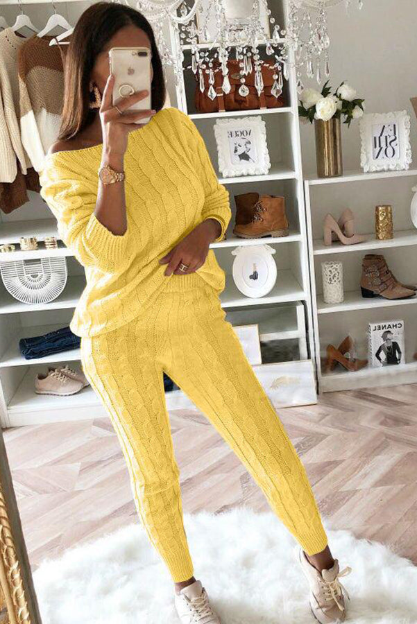 Effortlessly Elegant Sweater with a Timeless Design