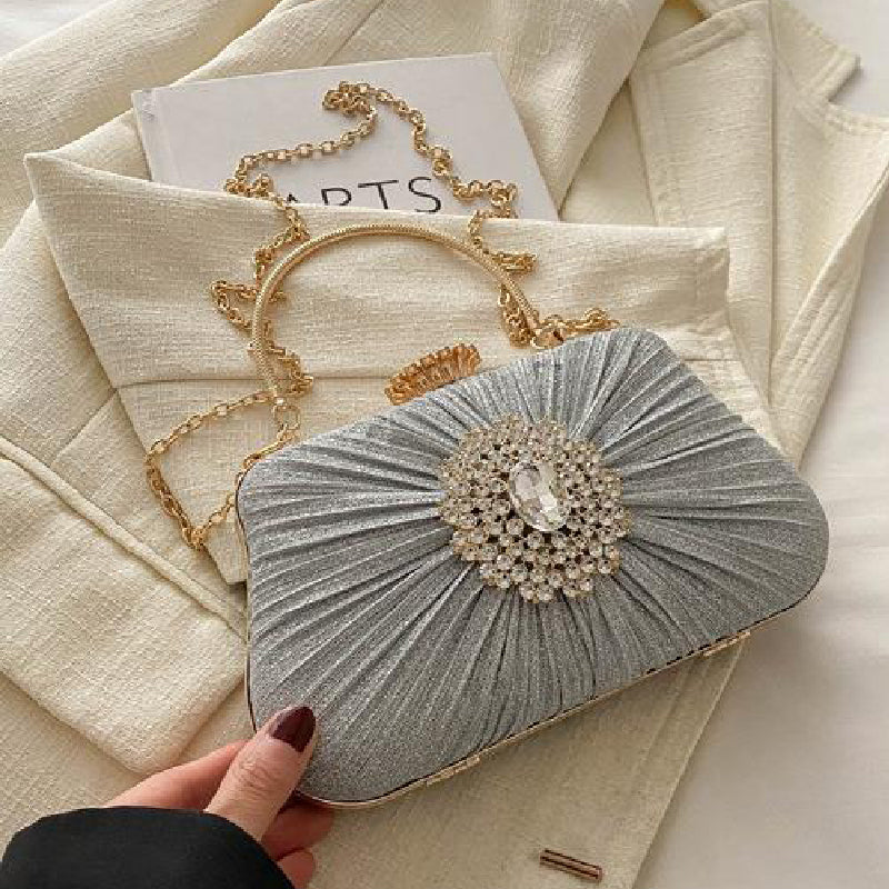 Classic Vintage Bag with a Flattering Fit