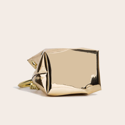 Beautifully Finished Bag in a Timeless Design