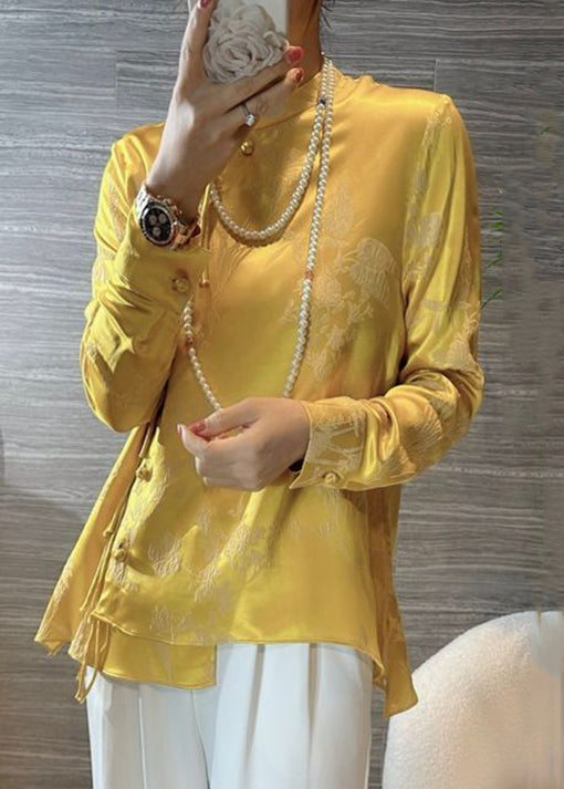 Well Tailored Blouse with a Graceful Silhouette