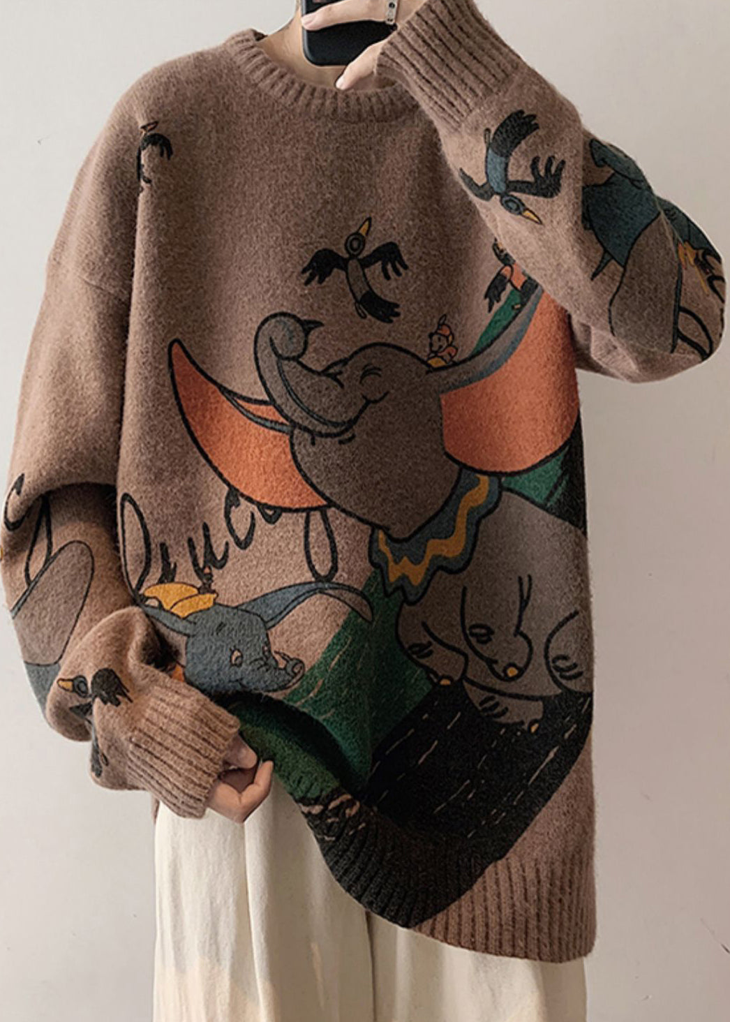 Effortlessly Elegant Sweater with a Timeless Design