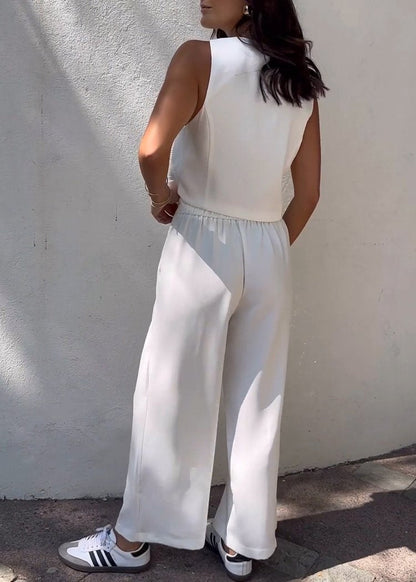 Classic Vintage Trousers with a Flattering Fit