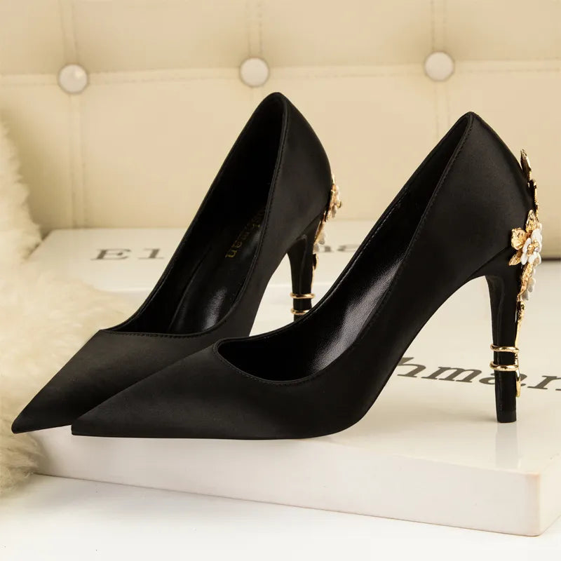 Classic Vintage Heels with a Flattering Fit