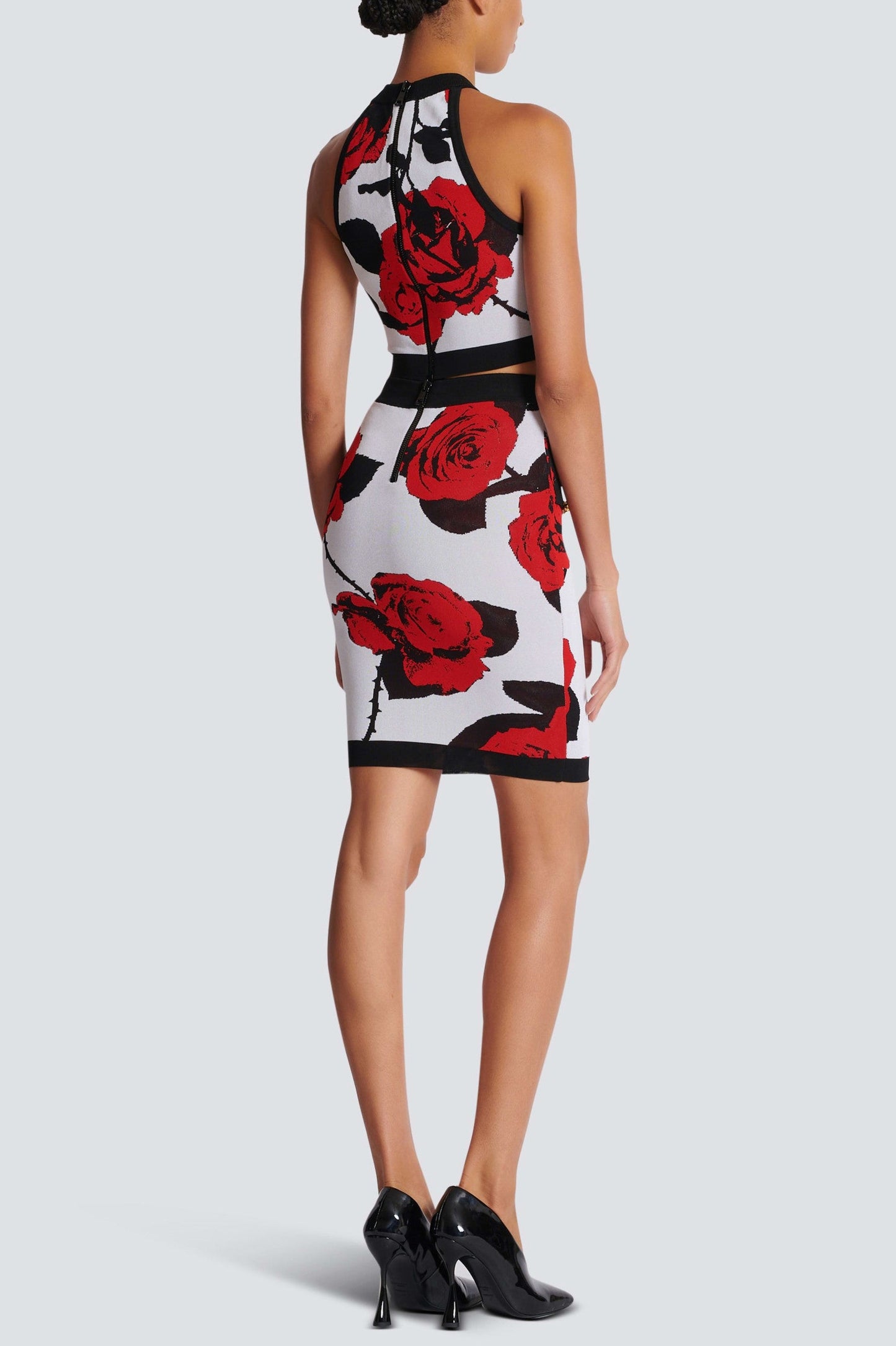 Well Tailored Garment with a Graceful Silhouette