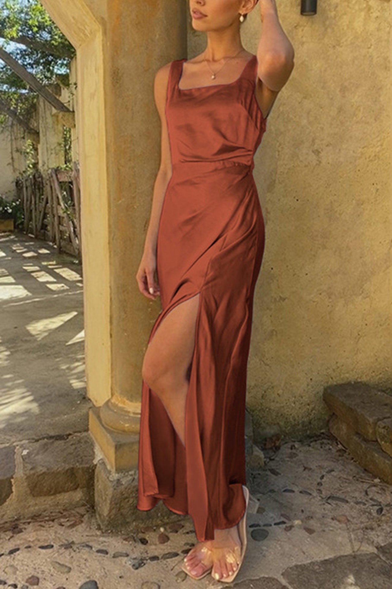 Gracefully Styled Dress for Any Occasion