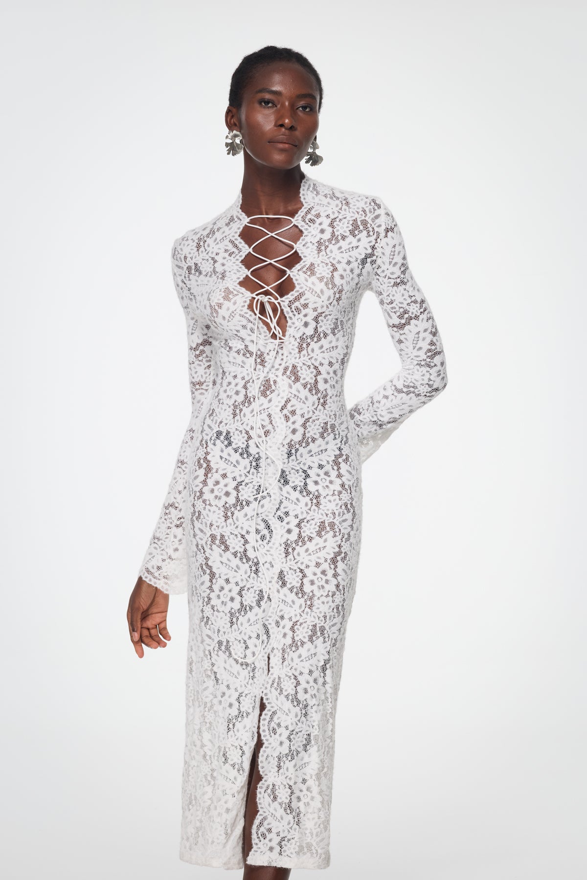 Well Tailored Dress with a Graceful Silhouette