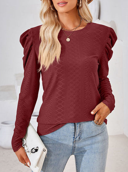 Effortlessly Elegant T-Shirt with a Timeless Design