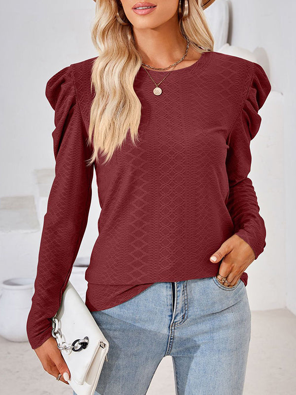 Effortlessly Elegant T-Shirt with a Timeless Design