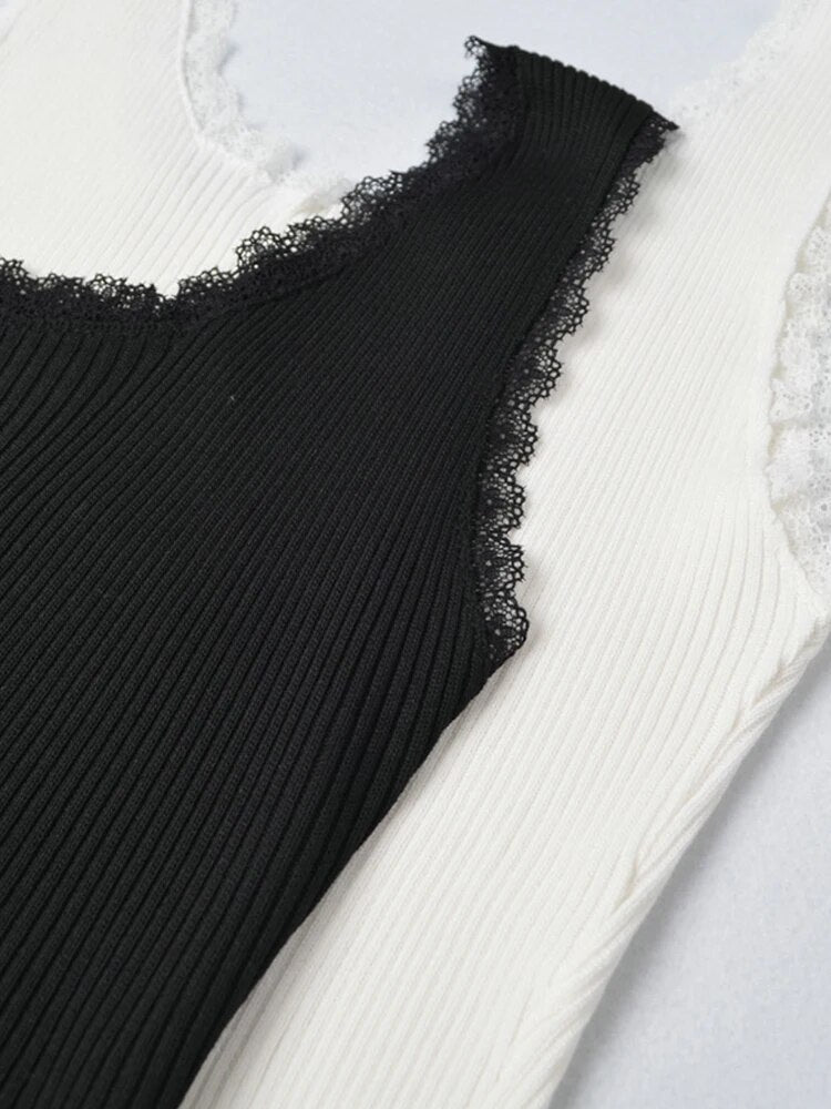 Well Tailored Top with a Graceful Silhouette