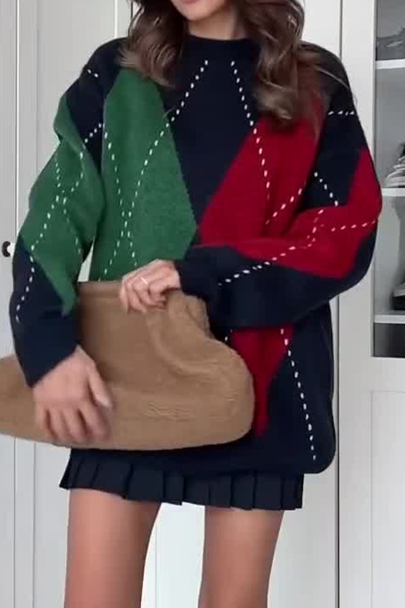 Effortlessly Elegant Sweater with a Timeless Design