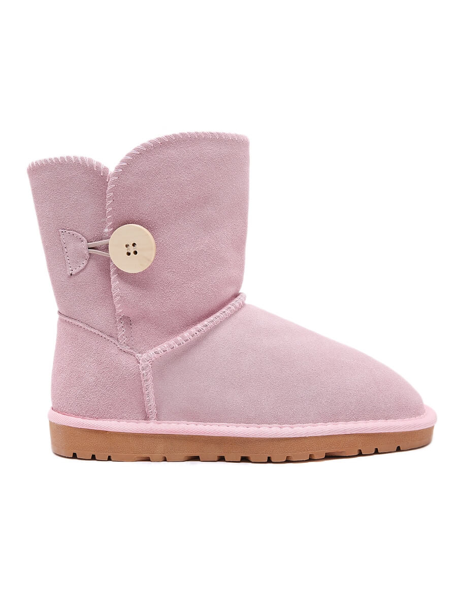 Polished Boots with an Effortless Classic Look