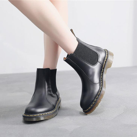 Well Tailored Boots with a Graceful Silhouette