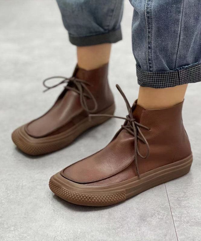 Well Tailored Boots with a Graceful Silhouette