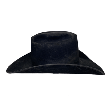 Well Tailored Garment with a Graceful Silhouette