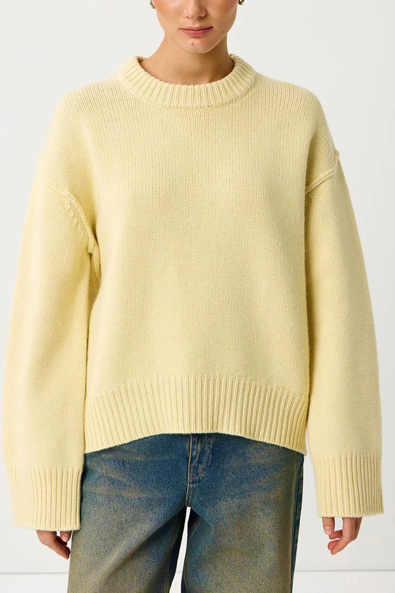 Well Tailored Sweater with a Graceful Silhouette