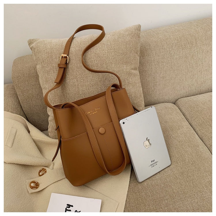 Gracefully Styled Bag for Any Occasion