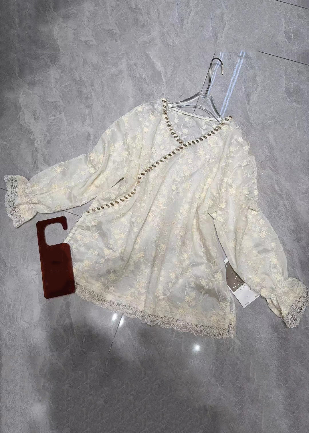 Sophisticated Blouse with a Clean Classic Look