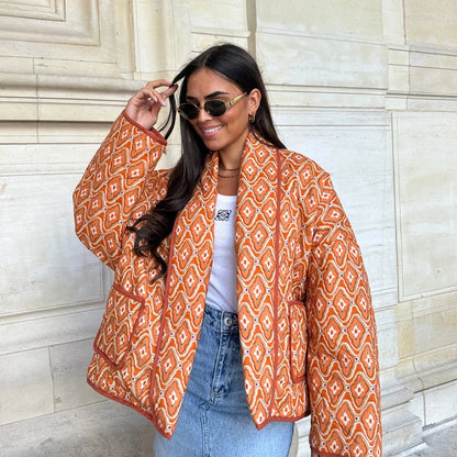 Effortlessly Elegant Jacket with a Timeless Design